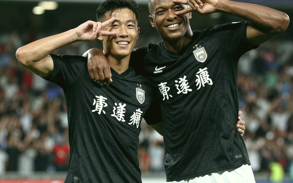 Silence at the Transfer Window: V.League and the Craft of Reading What Nobody Says