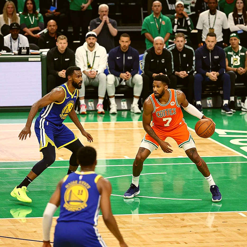 Bryant Dunston trở lại Olympiacos sau 11 năm: Hợp đồng 2026-27 và hành trình săn quốc tịch Hy Lạp