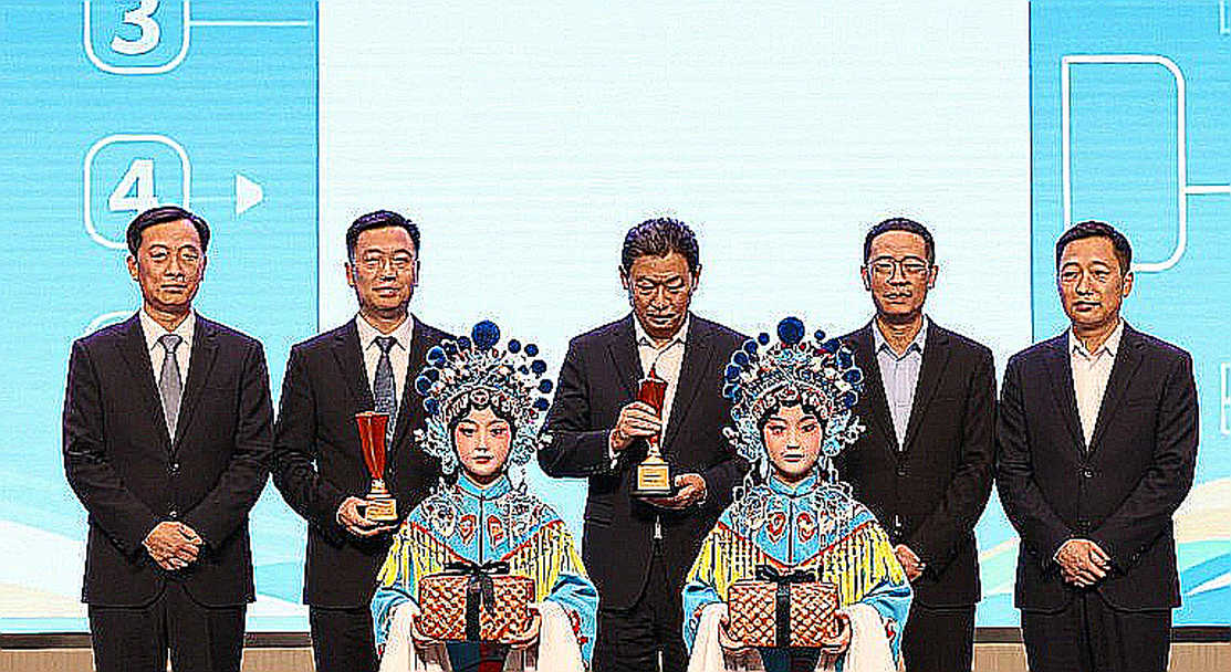Sindarov hạ Anand, Fyers American Gambits thắng 10-4 ngày khai mạc Global Chess League 2026