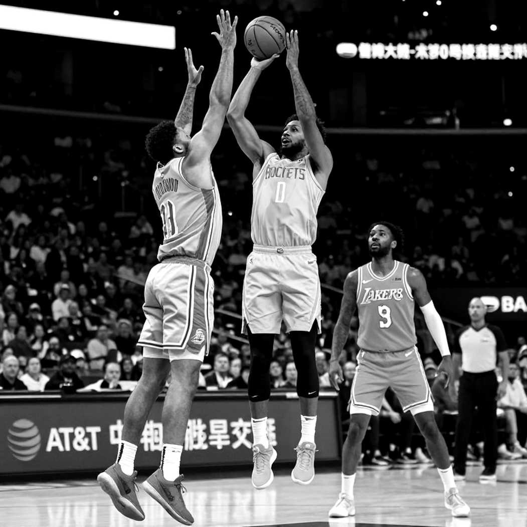 Pablo Laso: Chỉ Có Mike James Mới Chặn Được Chính Mike James