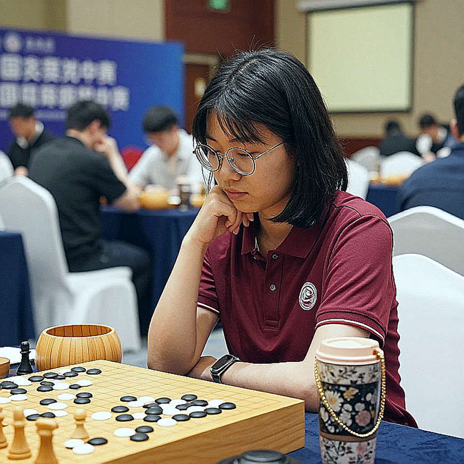 GCL 2026: Nepomniachtchi kẹp Carlsen, thắng Sindarov bằng đồng hồ và ghi dấu ở nhóm dẫn đầu GCL 2026: Nepomniachtchi kẹp Carlsen, thắng Sindarov bằng đồng hồ và ghi dấu ở nhóm dẫn đầu
