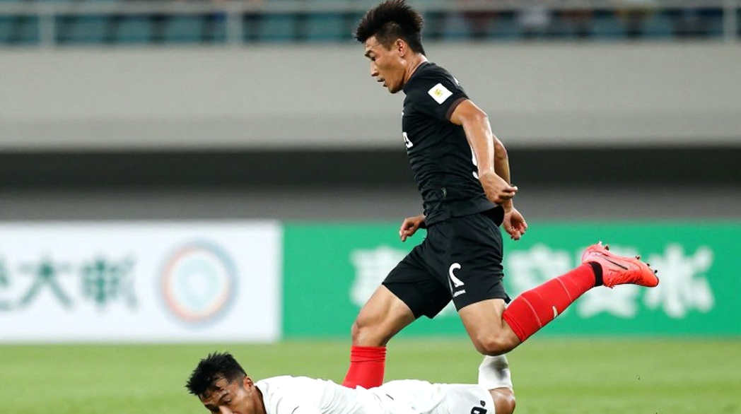 Thảm họa ra mắt của tân binh Nhật Bản: 6/20 pha tranh chấp và bài học từ Bundesliga