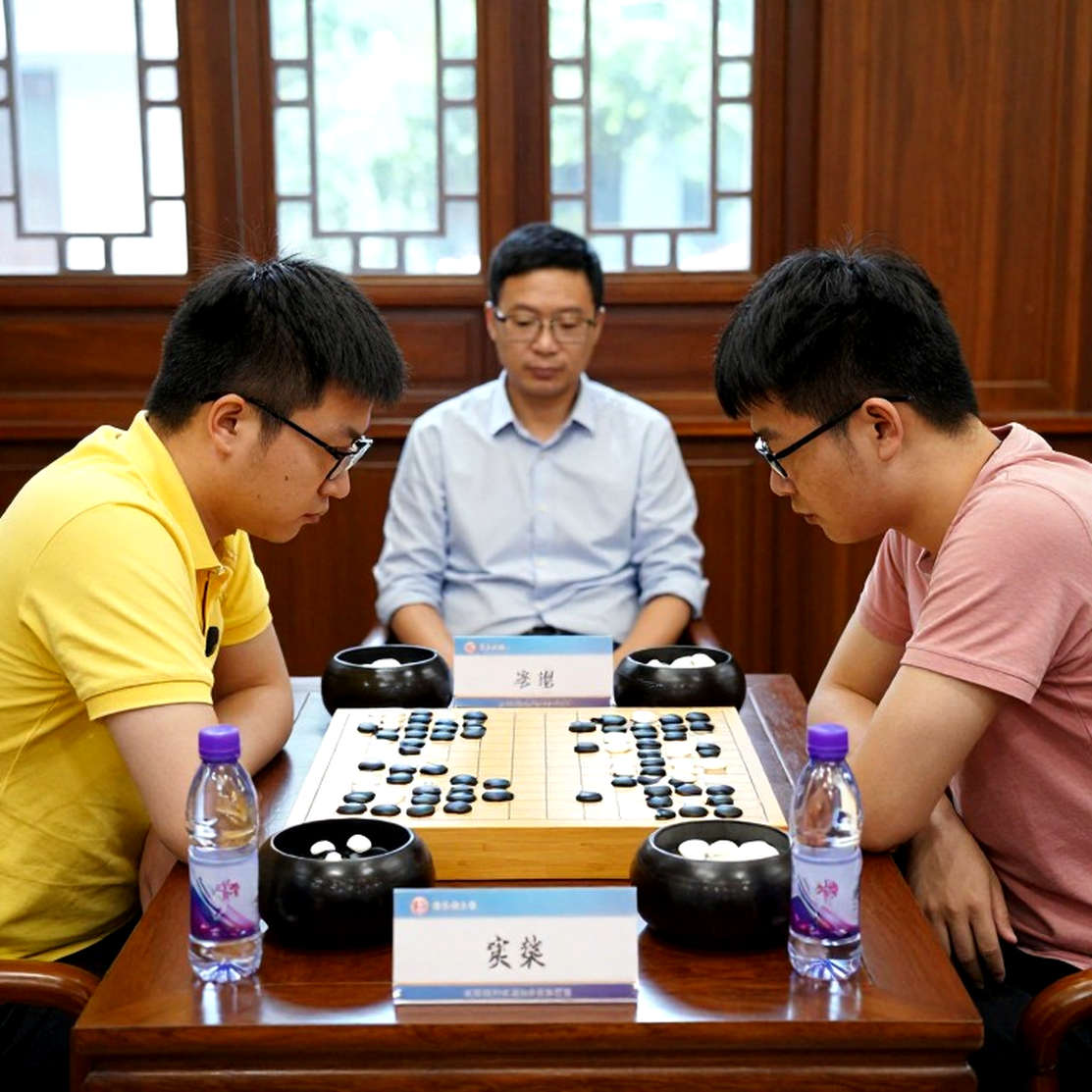 Erigaisi, Laohawirapap và biến Modern của Gambit Ý: bản đồ không gian sau nước 5.e5!