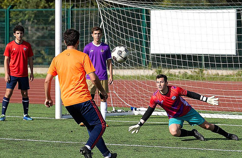 VFF ra sổ tay 'Magic Moves' cho bé gái 6-9 tuổi: UEFA và AFC chống lưng cho tầng đáy bóng đá nữ Việt Nam