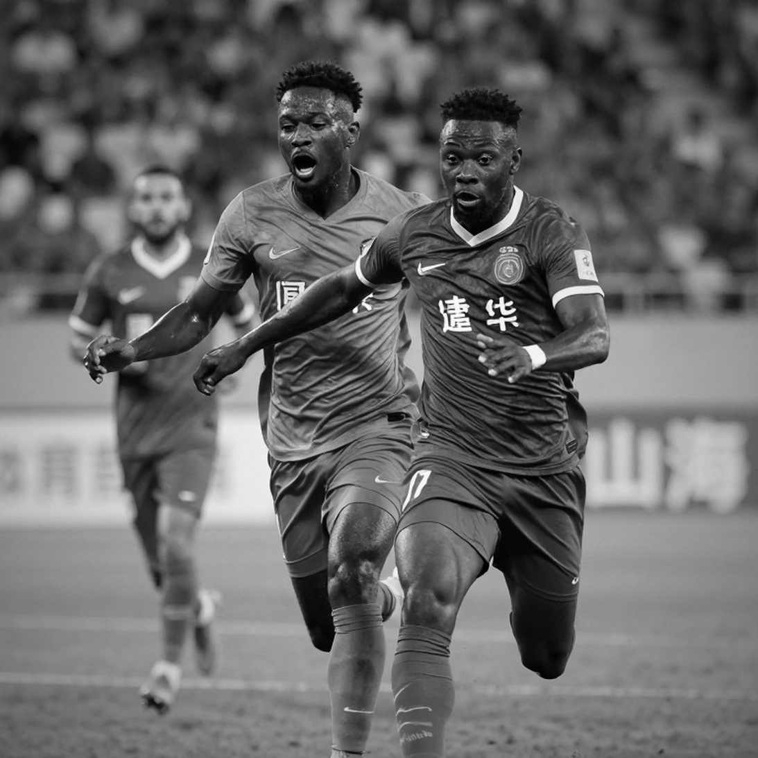 Bayern Munich: hai trận 12 bàn, một hợp đồng đến 2029 và khoảng trống ở giữa