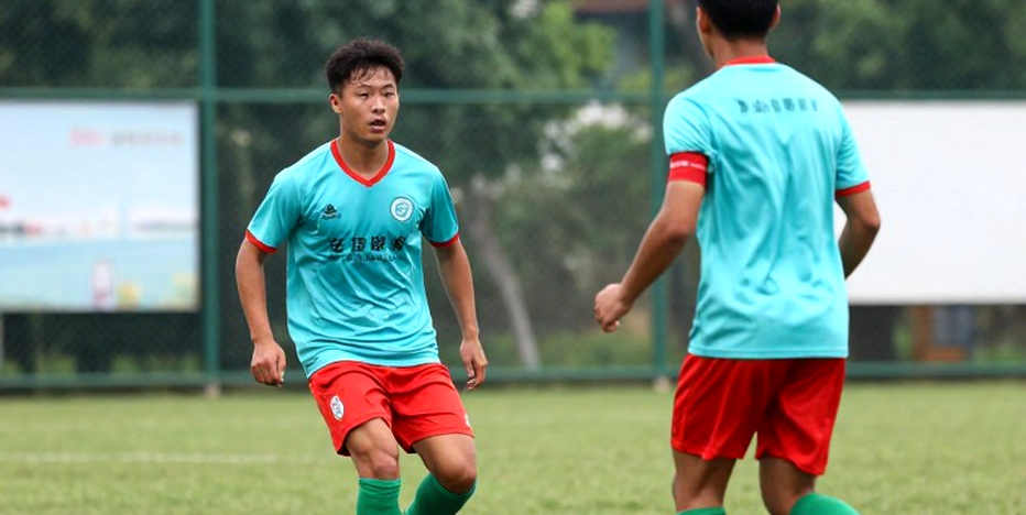 Lỗi dán nhãn trên bảng tin bóng đá: khi những người gác cổng vô hình biến mất